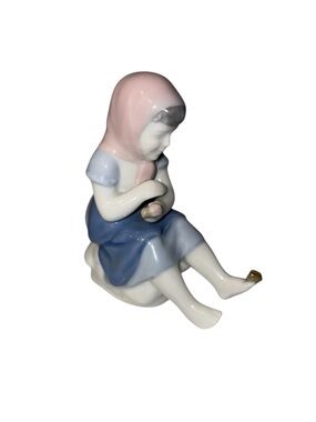 Vintage Gerold Porzellan Bavaria Porcelain Girl with Butterfly Western Germany